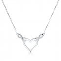 Stříbrný náhrdelník s motivem srdce a nekonečna