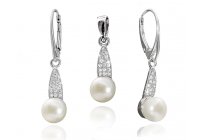 Stříbrná souprava s pravými bílými perlami
