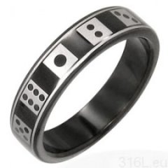 Ocelový prsten se symboly kostky